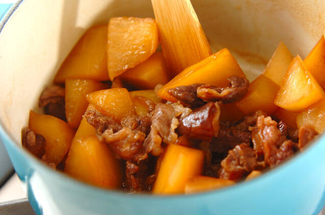 牛すじ肉と大根の甘辛煮　【大根中部+大根葉】の作り方の手順3