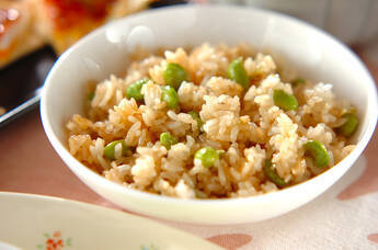 枝豆入りガーリックライス