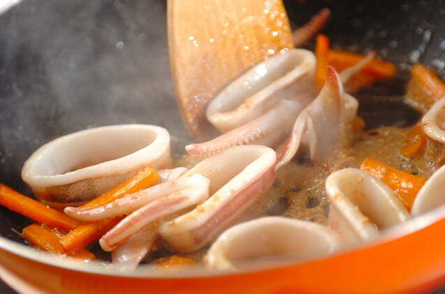 イカとニンジンのみそ炒めの作り方の手順3