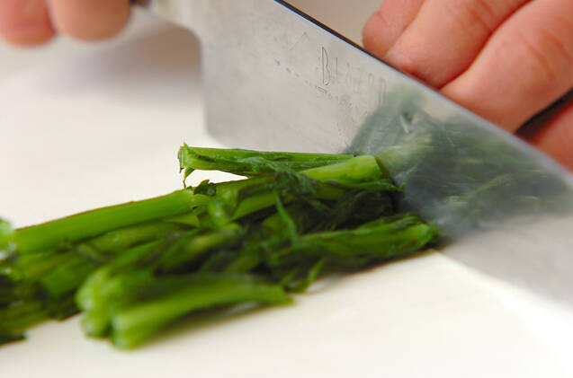 青菜のゴマ和えの作り方の手順1