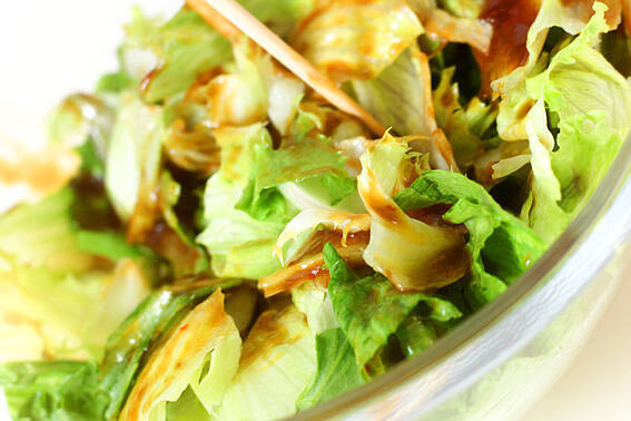 レタスのニ種醤和えの作り方の手順2