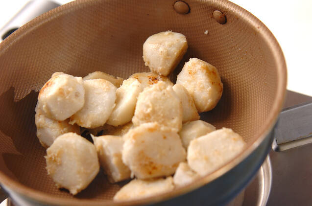 里芋のゴマダレ和えの作り方の手順3