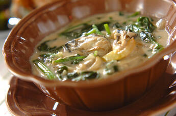 カキとホウレン草のクリーム煮