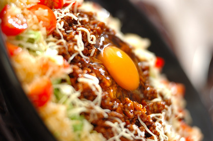 鍋焼きタコライス丼