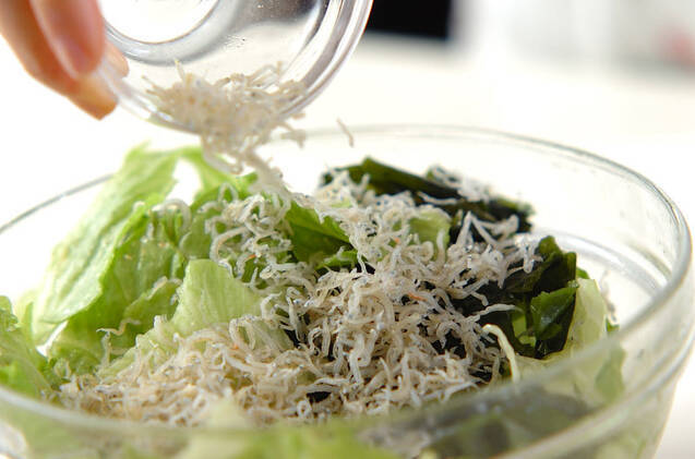 レタスとジャコのサラダの作り方の手順3