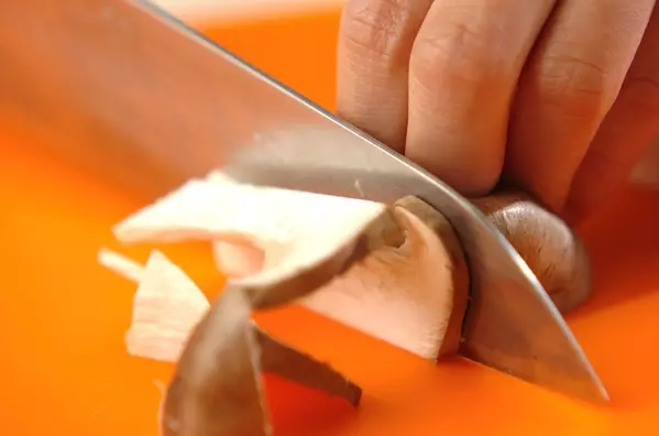 たっぷりキノコの常備菜の下準備1