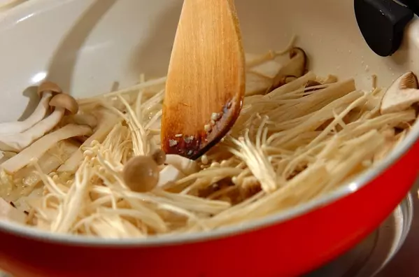 たっぷりキノコの常備菜の作り方1