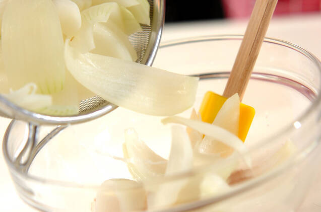 玉ネギのおかか和えの作り方の手順3