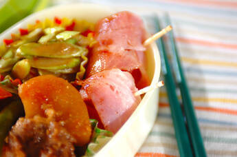 プチトマトのベーコン巻き