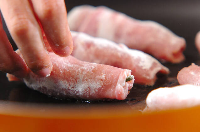 オクラの豚肉巻きの作り方の手順4