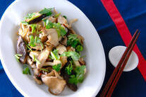 キノコのアンチョビ炒め