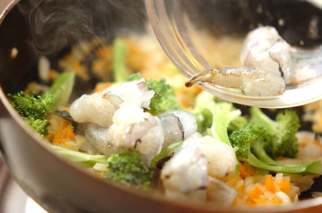 エビピラフの作り方の手順2