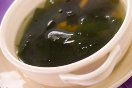 シンプルワカメスープ