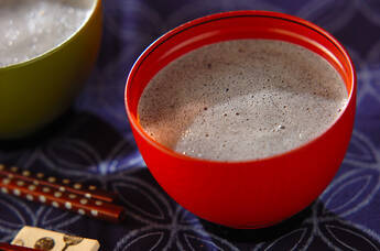 黒ゴマと豆乳のお汁粉