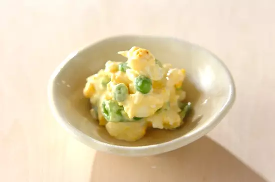 簡単で彩りきれい スナップエンドウと卵のサラダ 副菜 レシピ 作り方 E レシピ 料理のプロが作る簡単レシピ