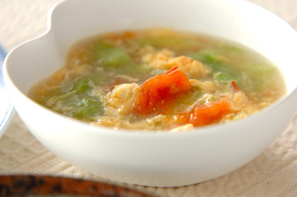 レタスとトマトのアッサリスープ