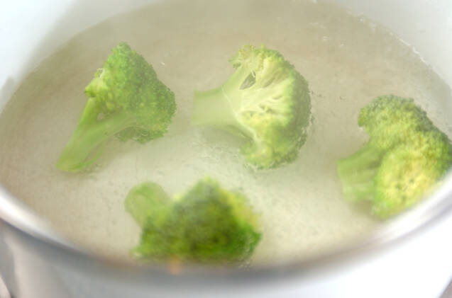 ブロッコリーナムルの作り方の手順1