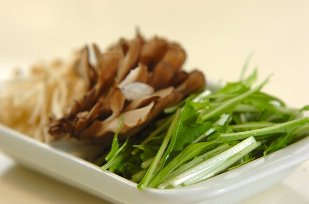 水菜とキノコの炒り煮の作り方の手順1