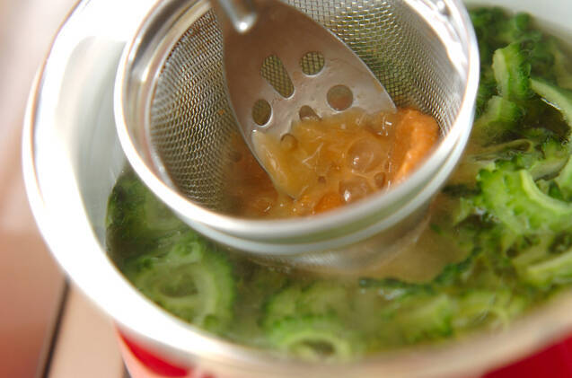 ゴーヤのみそ汁の作り方の手順2