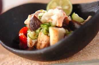 鮭と野菜のおろし和え