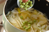 野菜のうまみを味わう！エンドウ豆のスープの作り方1