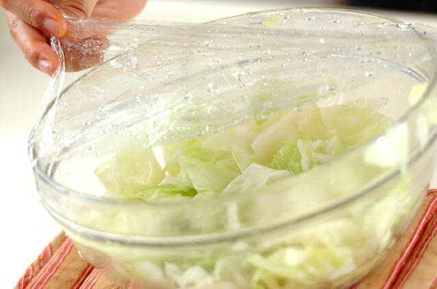 キャベツのジャコドレサラダの作り方の手順1