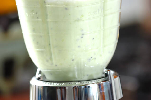 キウイヨーグルトドリンクの作り方の手順2