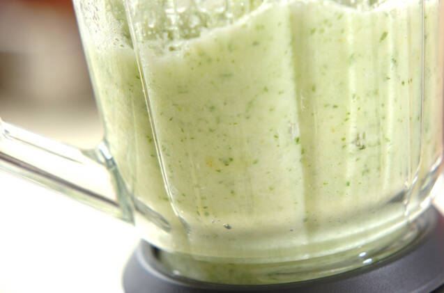 大葉と青リンゴの癒しジュースの作り方の手順3