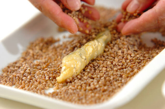 エビのそば米フライの作り方の手順2