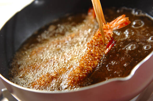 エビのそば米フライの作り方の手順3