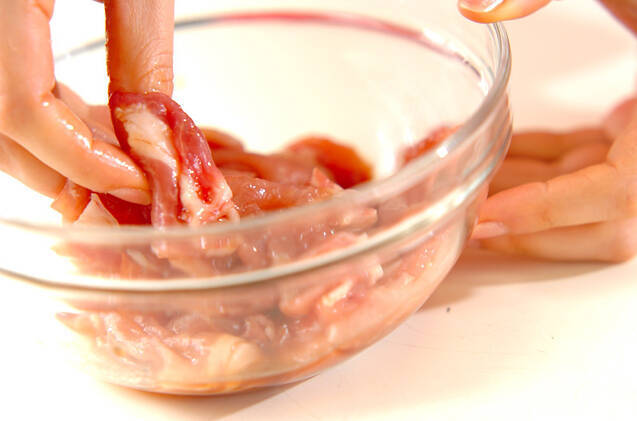 揚げ豚の卵とじの作り方の手順1