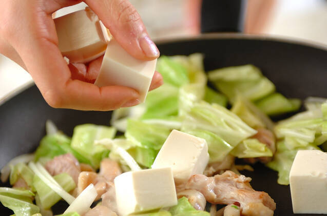 鶏と豆腐のチャンプルーの作り方の手順2