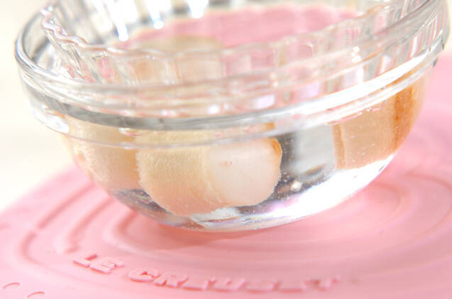 麩のみそ汁の作り方の手順1