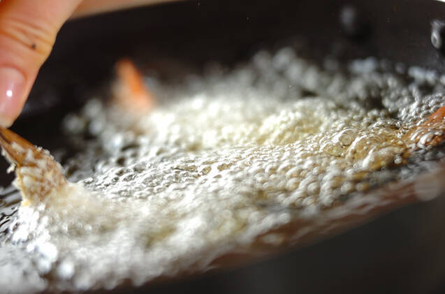 二種のエビフライの作り方の手順4