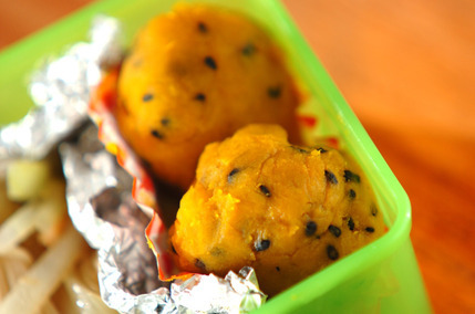 カボチャのゴマ団子