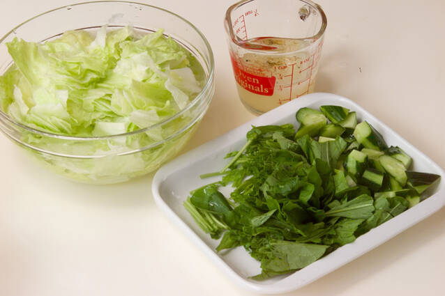 レタスルッコラのサラダの作り方の手順1