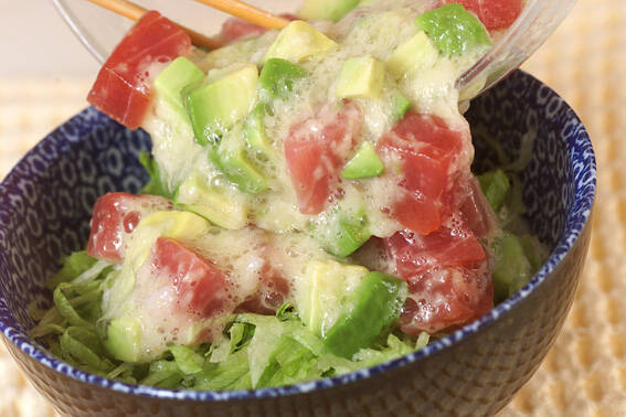 マグロアボカド丼の作り方の手順4