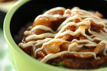 豚肉の照りマヨみそ丼