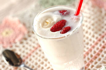 イチゴクリームソーダ