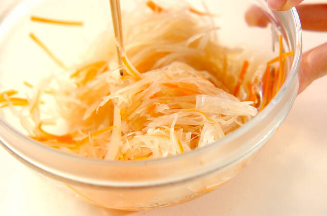 せん切りジャガイモの酢の物の作り方の手順5