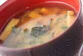 豆腐とワカメのみそ汁