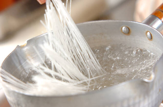 春雨のチリソース和えの作り方の手順1