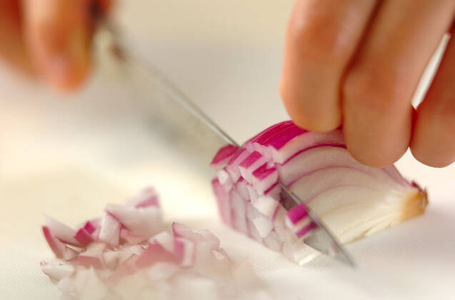 押し麦とツナの彩りサラダの作り方の手順2