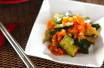 ゴマ油香る！たたきキュウリのキムチ和え