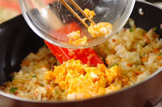 カレーチャーハンの作り方の手順4