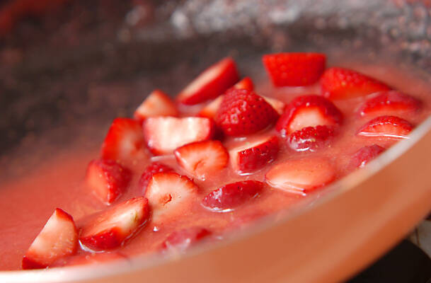 冷製シュゼット風クレープイチゴソースの作り方の手順7