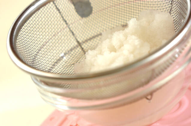 ショウガともちもちレンコンのみぞれ汁の作り方の手順1