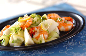 ボイルエビとセロリのサラダ