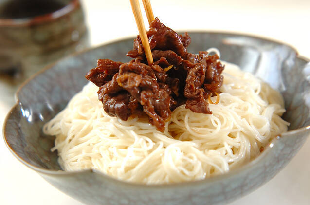ショウガ香る！麺つゆを使った時短レシピ 甘辛牛肉のせ素麺の作り方の手順5