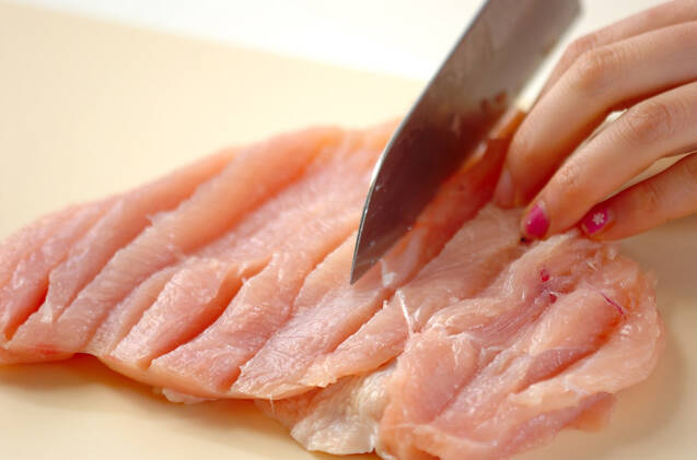 チキンのロール焼きの作り方の手順1